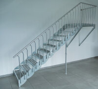 Scarlo 1000 with 16 Stepshandrail on both sides with floor support with platform